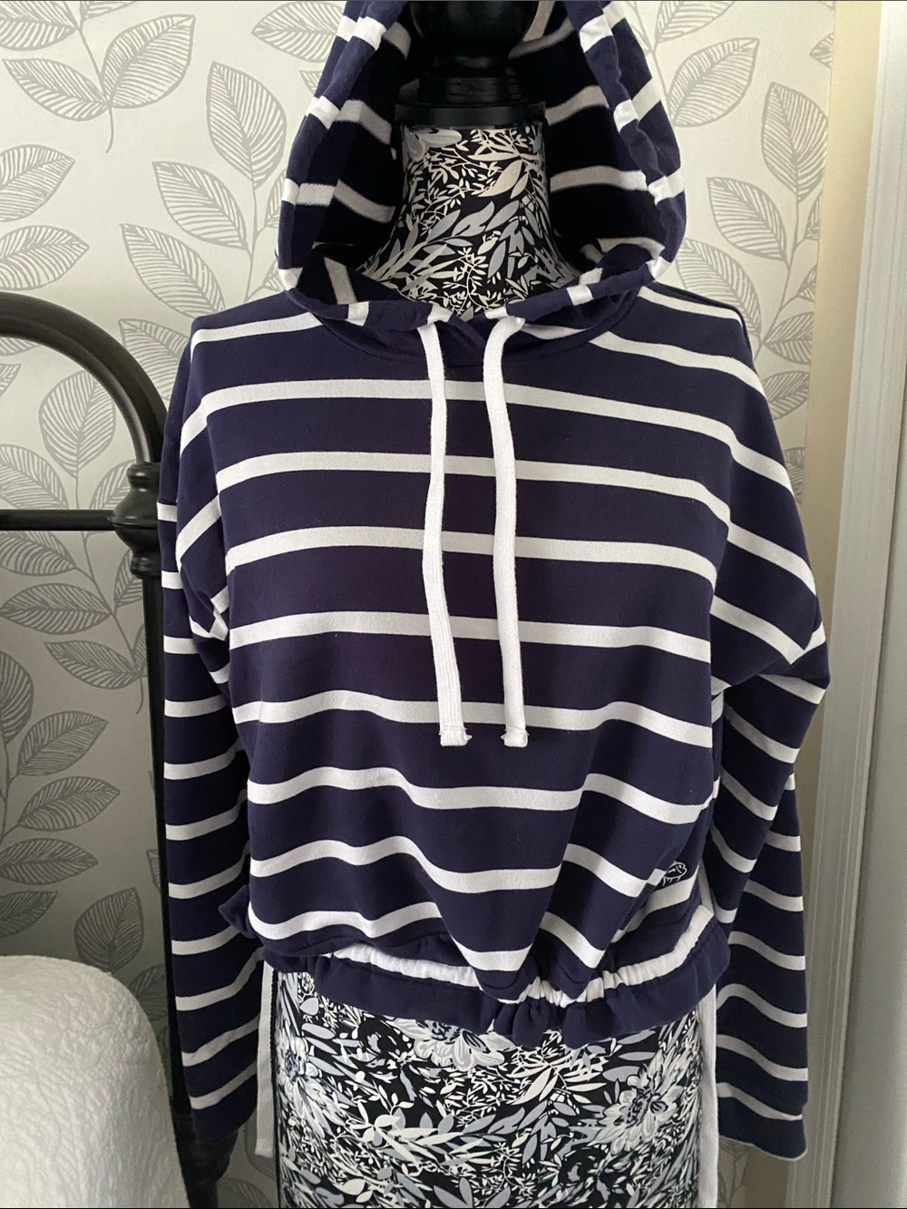 Southern Tide Navy & White Striped boxy sweatshirt hoodie w/ French Terry lining - Picture 4 of 10